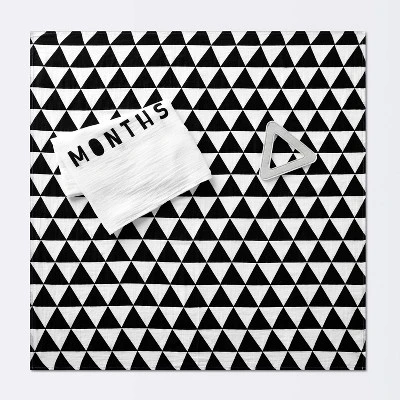 Muslin Blankets With Felt Frame Triangle - Cloud Island™ White/Black 4 Muslin Blankets With Felt Frame Triangle - Cloud Island™ White/Black - Image 2
