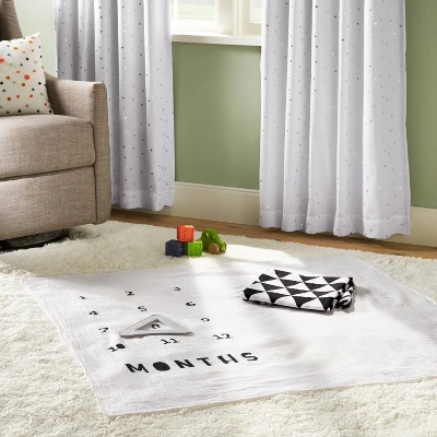 Muslin Blankets With Felt Frame Triangle - Cloud Island™ White/Black 3 Muslin Blankets With Felt Frame Triangle - Cloud Island™ White/Black
